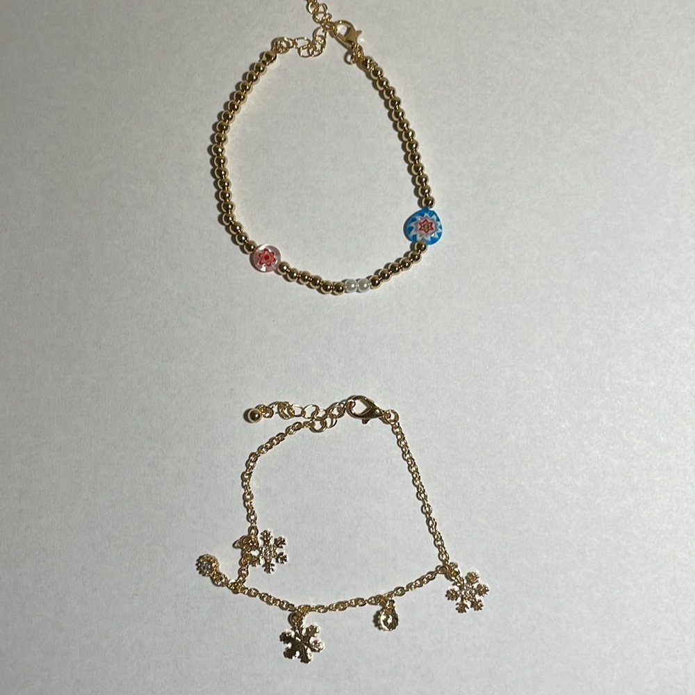 2 bracelets